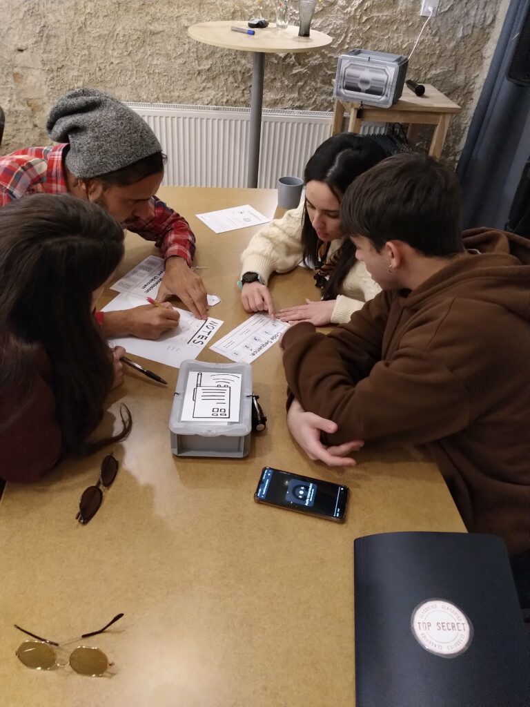 Team solving puzzles cooperatively